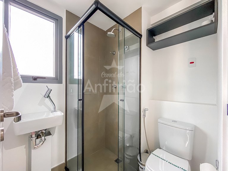 Jardins super vista do 21º andar com ar e piscina