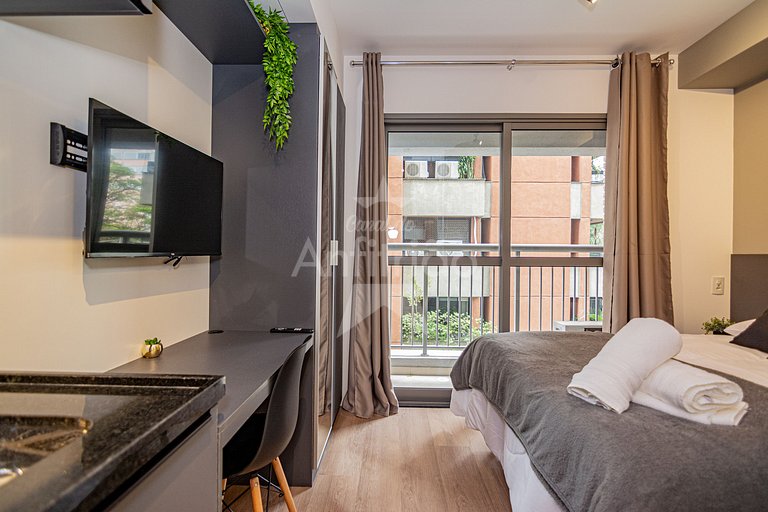 1 km do Ibirapuera com ar condicionado e piscina