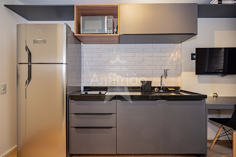 1 km do Ibirapuera com ar condicionado e piscina