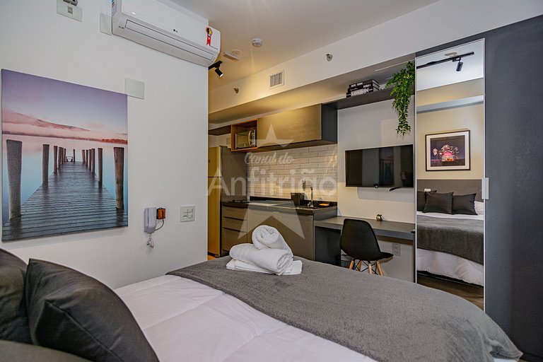 1 km do Ibirapuera com ar condicionado e piscina