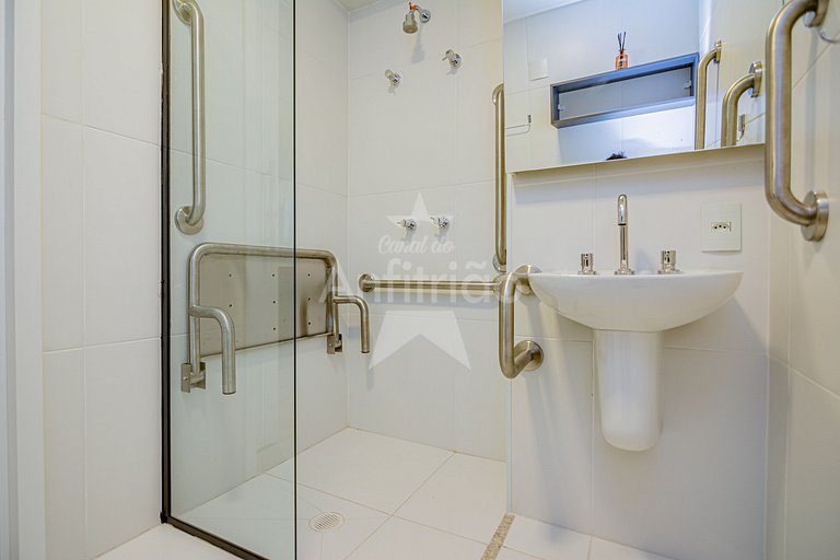 1 km do Ibirapuera com ar condicionado e piscina