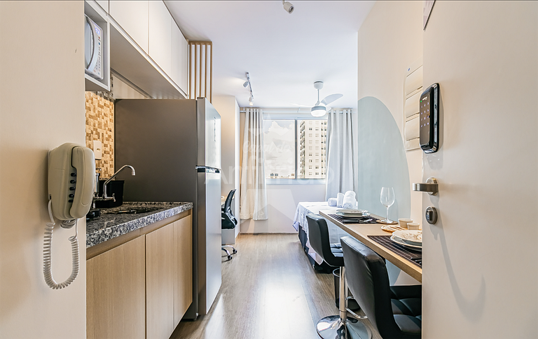 Studio no 17º andar no Brás + compras