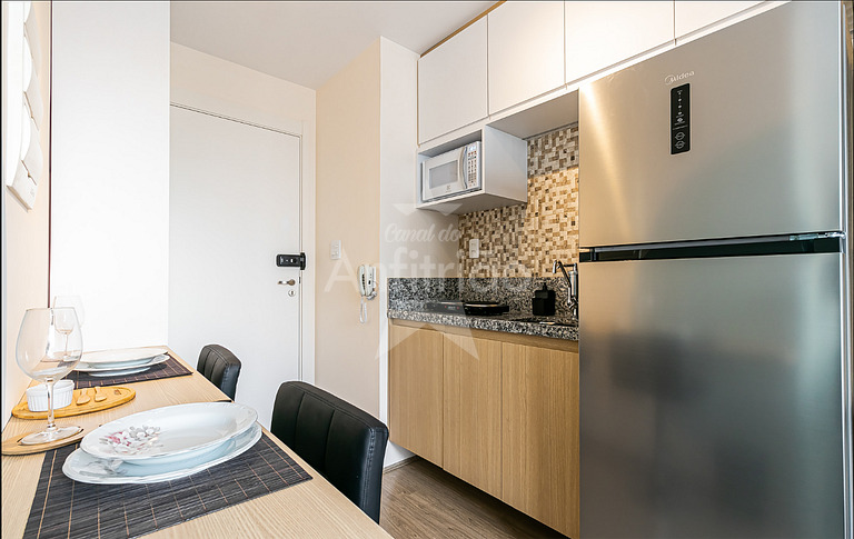 Studio no 17º andar no Brás + compras