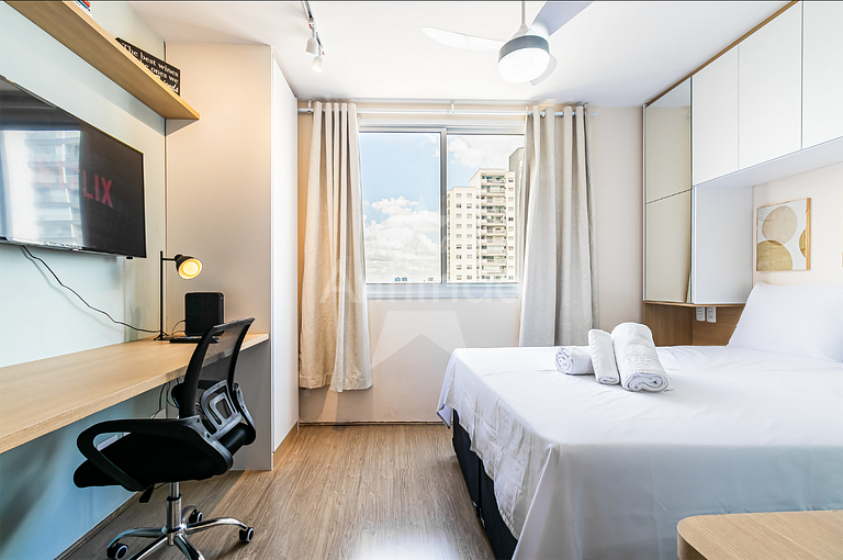 Studio no 17º andar no Brás + compras