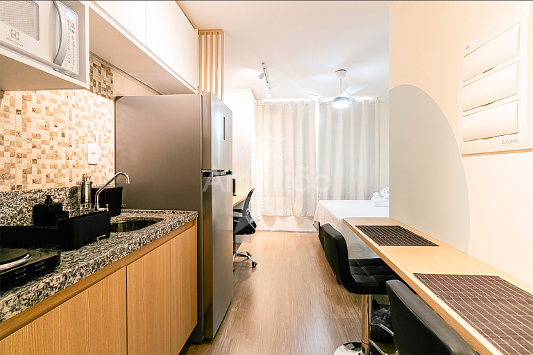 Studio no 17º andar no Brás + compras