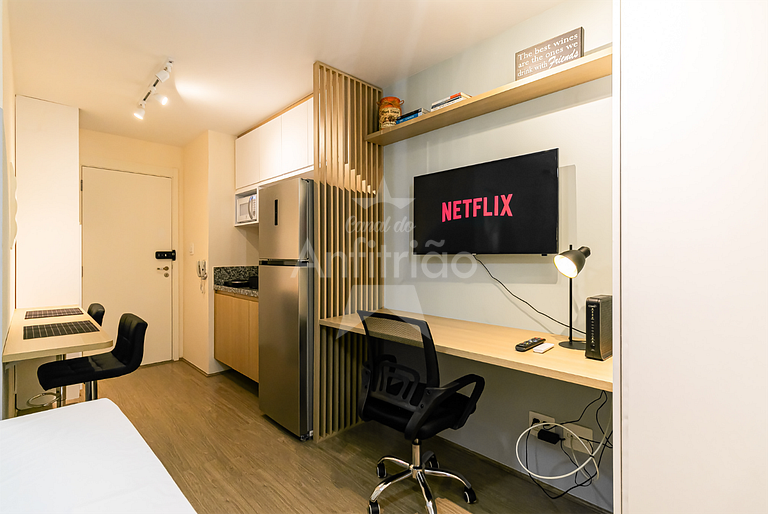 Studio no 17º andar no Brás + compras