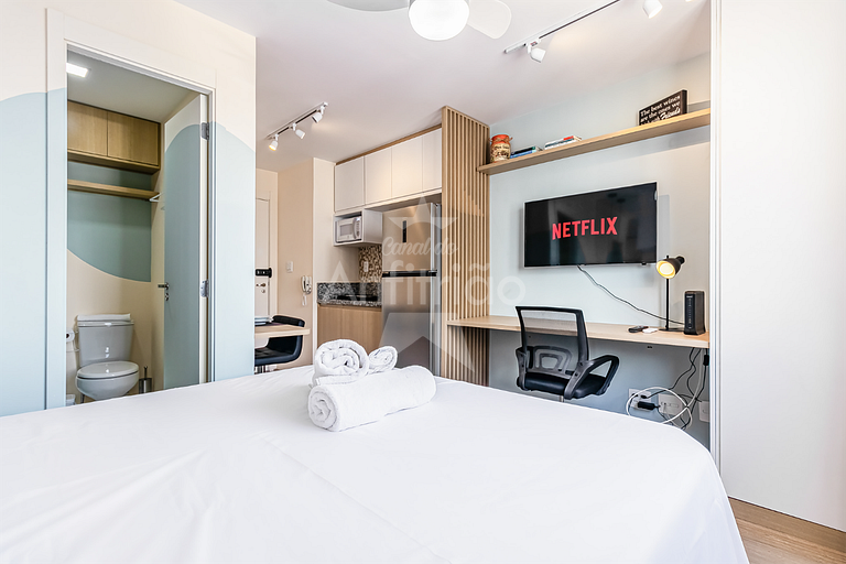 Studio no 17º andar no Brás + compras