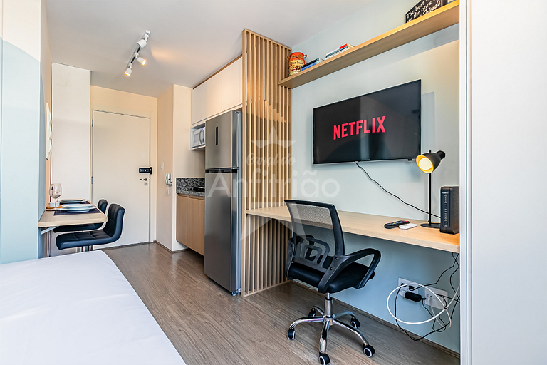 Studio no 17º andar no Brás + compras