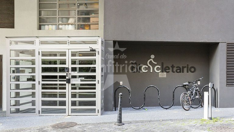 Studio 19º com vista + A/C + piscina | 6x s/ juros