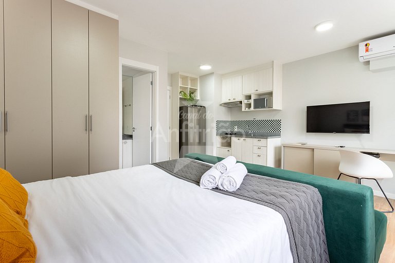 Studio no centro com A/C pertinho do metrô