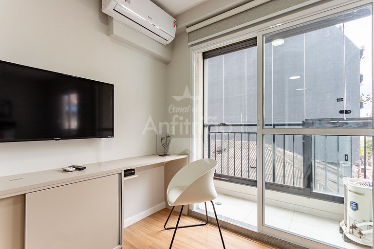 Studio no centro com A/C + metrô em 6x sem juros