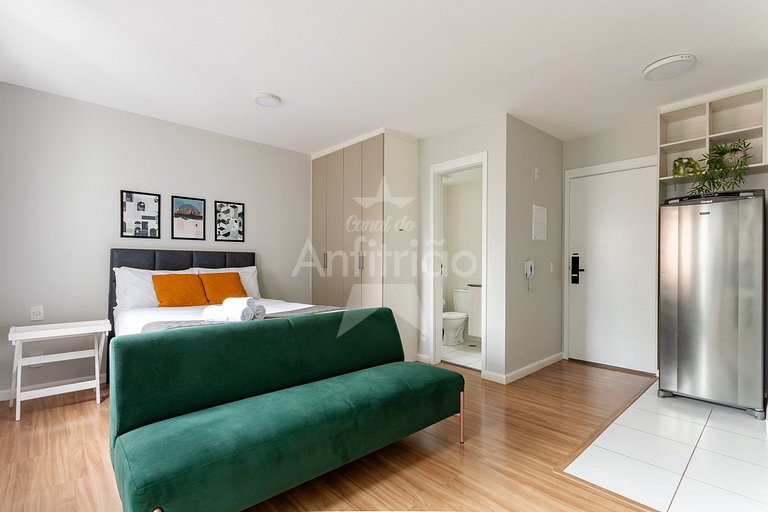 Studio no centro com A/C pertinho do metrô