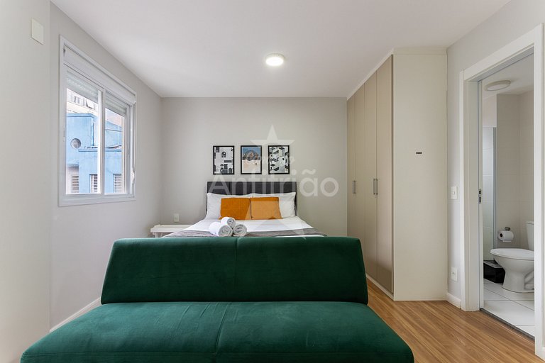 Studio no centro com A/C + metrô em 6x sem juros