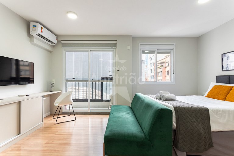 Studio no centro com A/C pertinho do metrô