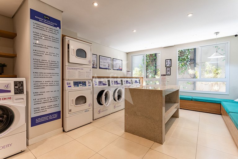 Studio no centro com A/C pertinho do metrô