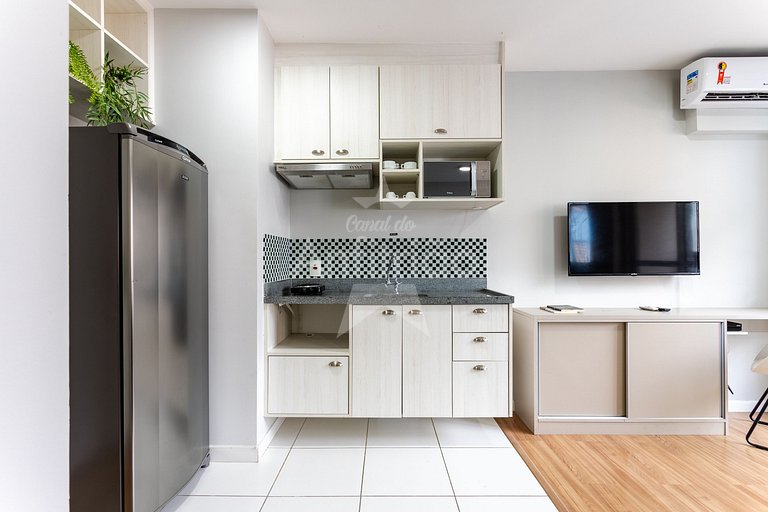 Studio no centro com A/C + metrô em 6x sem juros