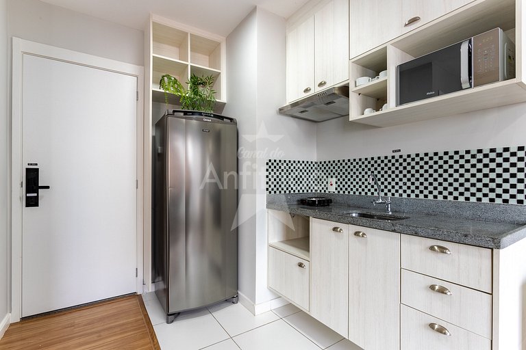 Studio no centro com A/C pertinho do metrô