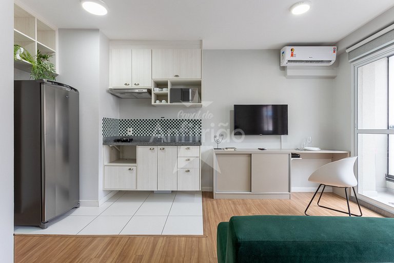 Studio no centro com A/C + metrô em 6x sem juros