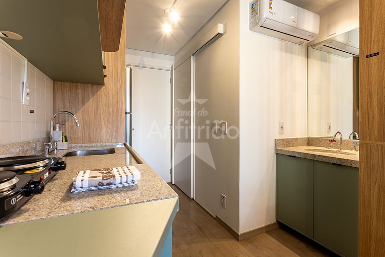 Studio na Liberdade com piscina, A/C e cowoking