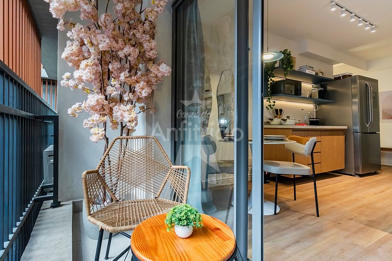 Studio 150 metros do Metrô Paraíso com ar condicionado