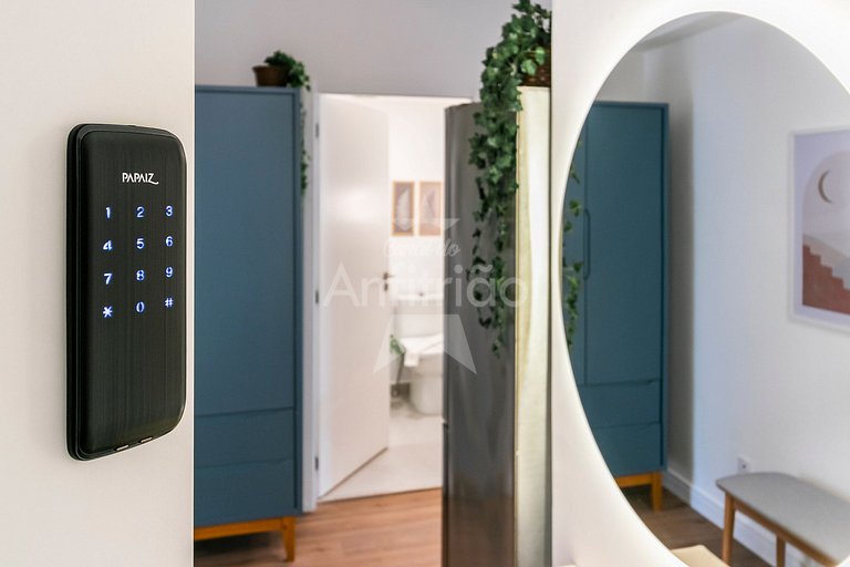 Studio 150 metros do Metrô Paraíso com ar condicionado