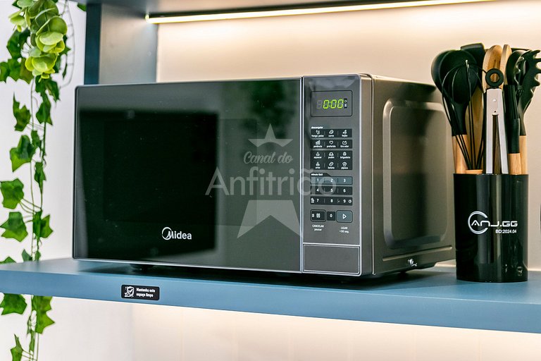 Studio 150 metros do Metrô Paraíso com ar condicionado