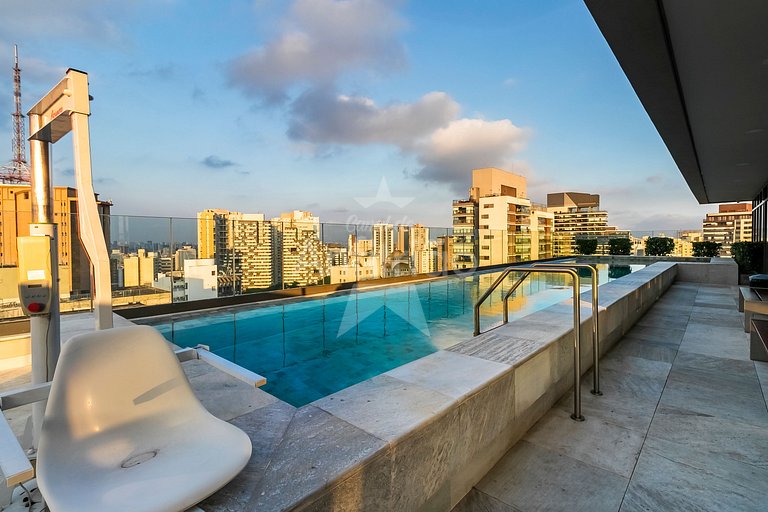 Studio 150 metros do Metrô Paraíso com ar condicionado