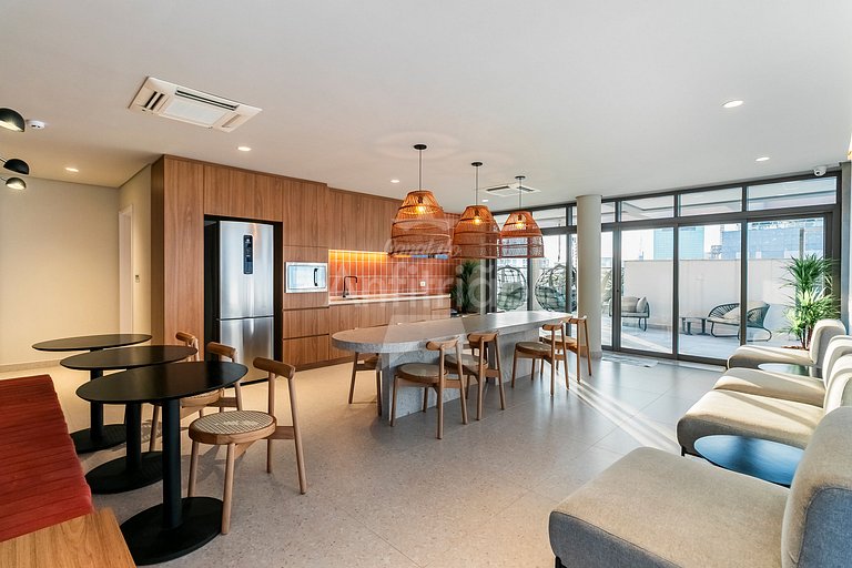 Studio 150 metros do Metrô Paraíso com ar condicionado