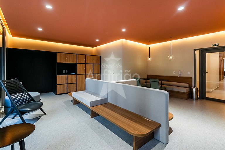 Studio 150 metros do Metrô Paraíso com ar condicionado