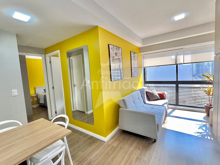 Apê Yellow 8º andar Allianz com ar e garagem