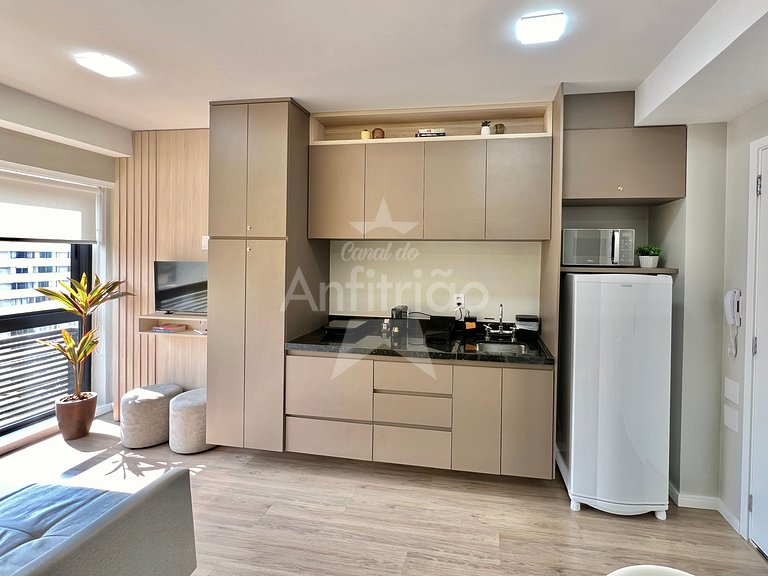 Apê Yellow 8º andar Allianz com ar e garagem