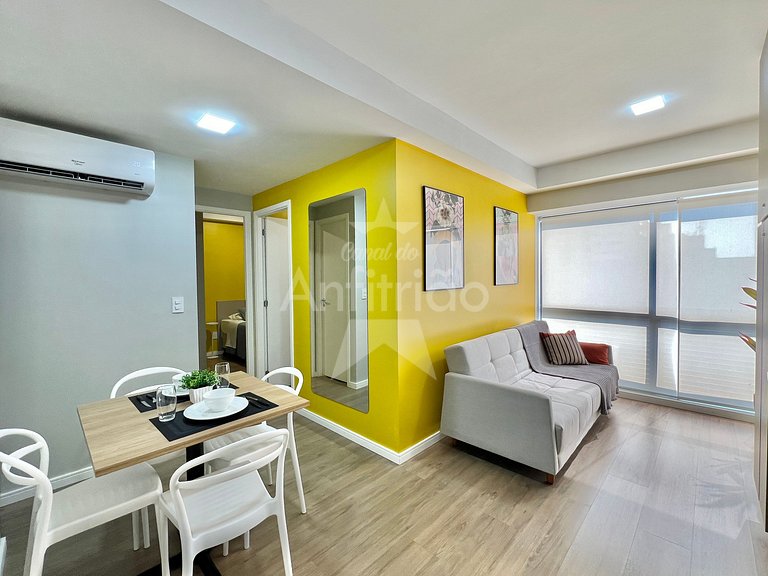 Apê Yellow 8º andar Allianz com ar e garagem