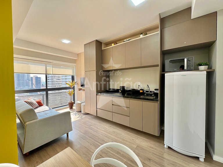 Apê Yellow 8º andar Allianz com ar e garagem