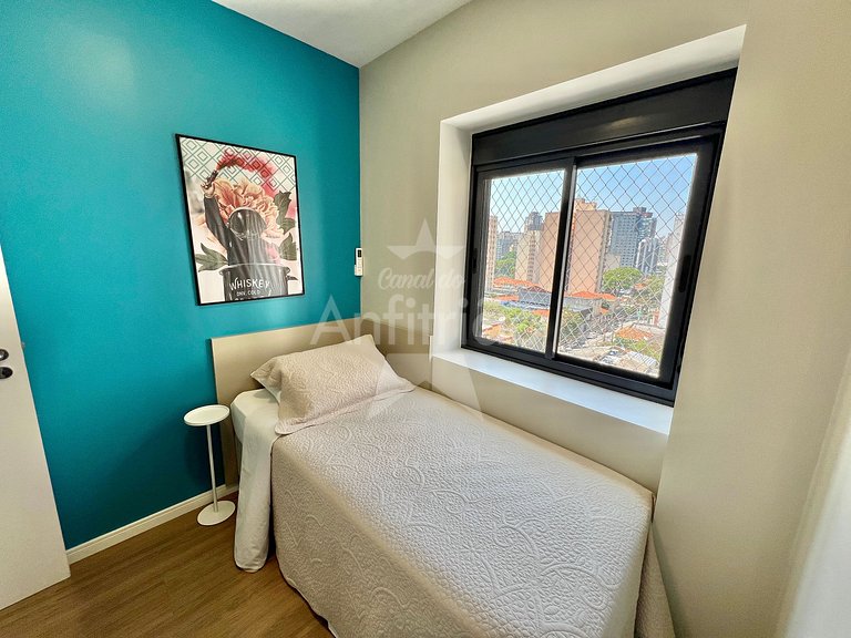 Apê azul 8º andar Allianz com ar e garagem