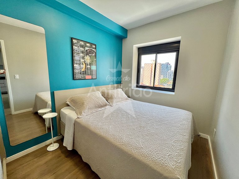 Apê azul 8º andar Allianz com ar e garagem