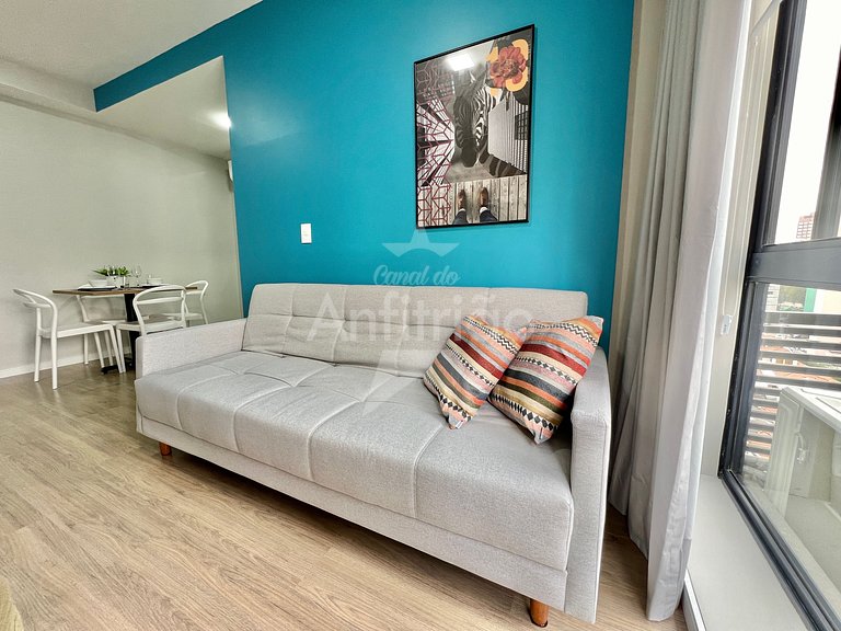 Apê azul 8º andar Allianz com ar e garagem