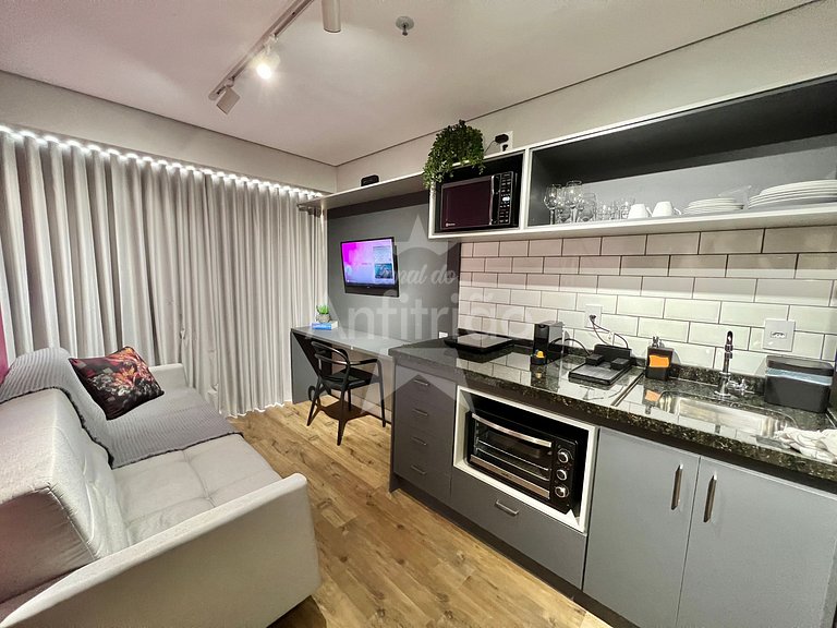 Apê Pink 6º andar com ar 500 m do Allianz Parque