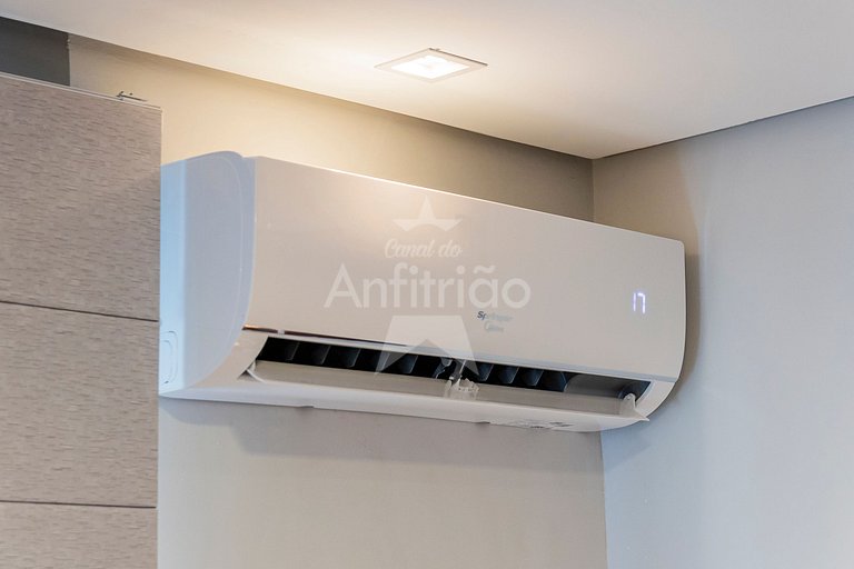 Flat king size próx. ao consulado com garagem + AC