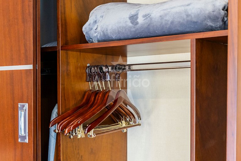 Flat king size, consulado, garagem + A/C | em 6x