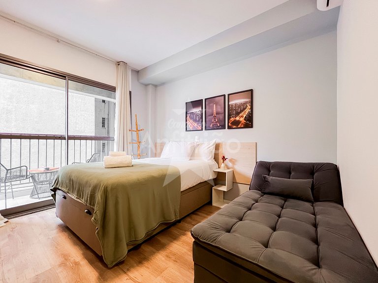 Apê no Brooklin com A/C, mega bem localizado