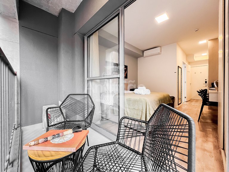 Apê no Brooklin com A/C, mega bem localizado