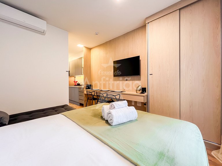 Apê no Brooklin com A/C, mega bem localizado