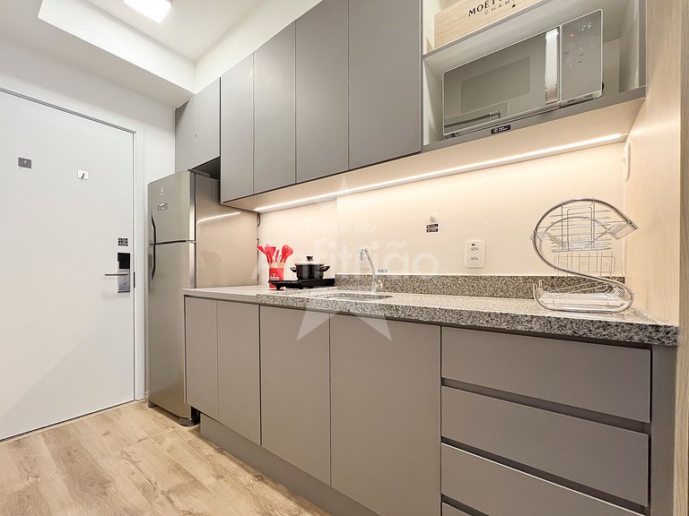 Apê no Brooklin com A/C, mega bem localizado