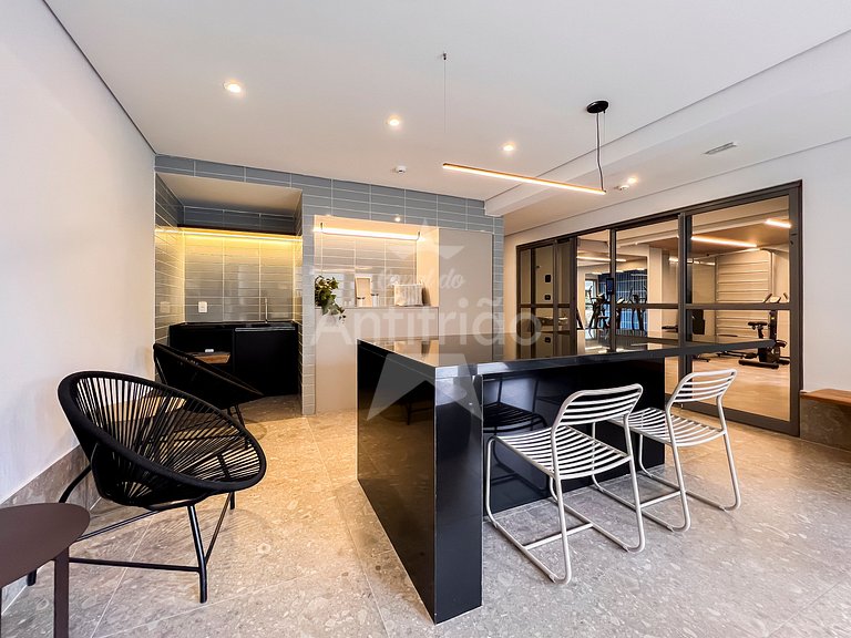 Apê no Brooklin com A/C, mega bem localizado