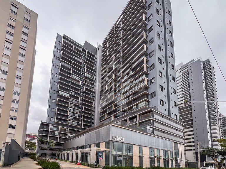 Apê no Brooklin com A/C, mega bem localizado