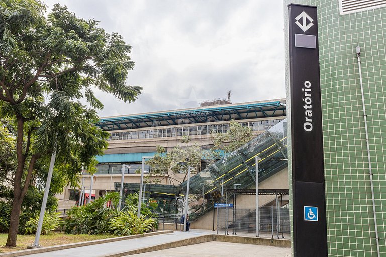 Vista do 25º andar com A/C a 100m do metrô!