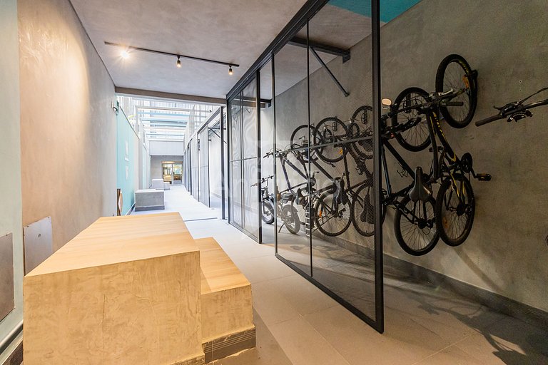 Apê tudo a pé 13º andar com ar condicionado