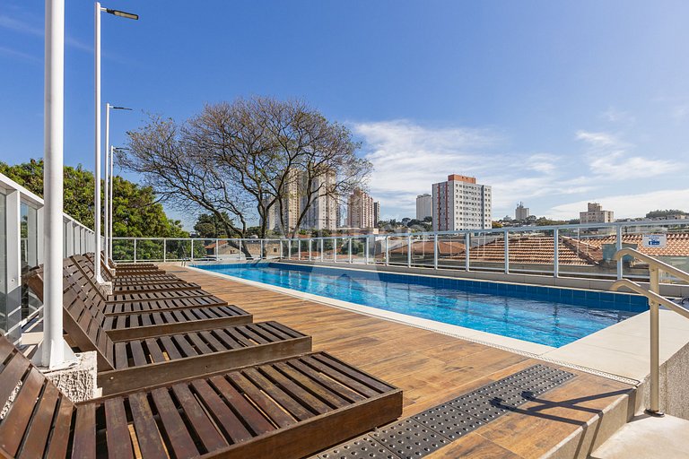 Vista 10º andar, 300 m do metrô com AC + piscina