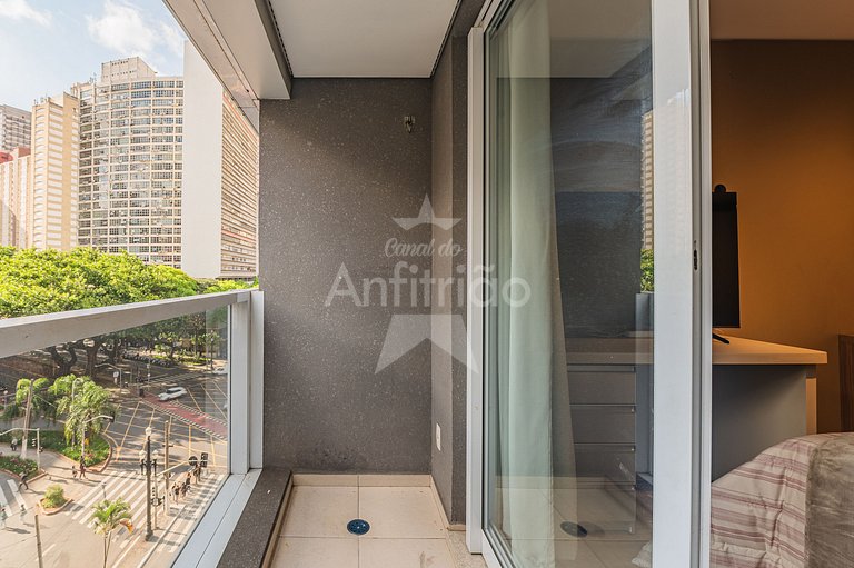 Studio a 100 m do Metrô com piscina no rooftop