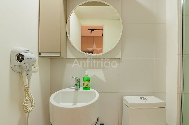 Studio a 100 m do Metrô com piscina no rooftop